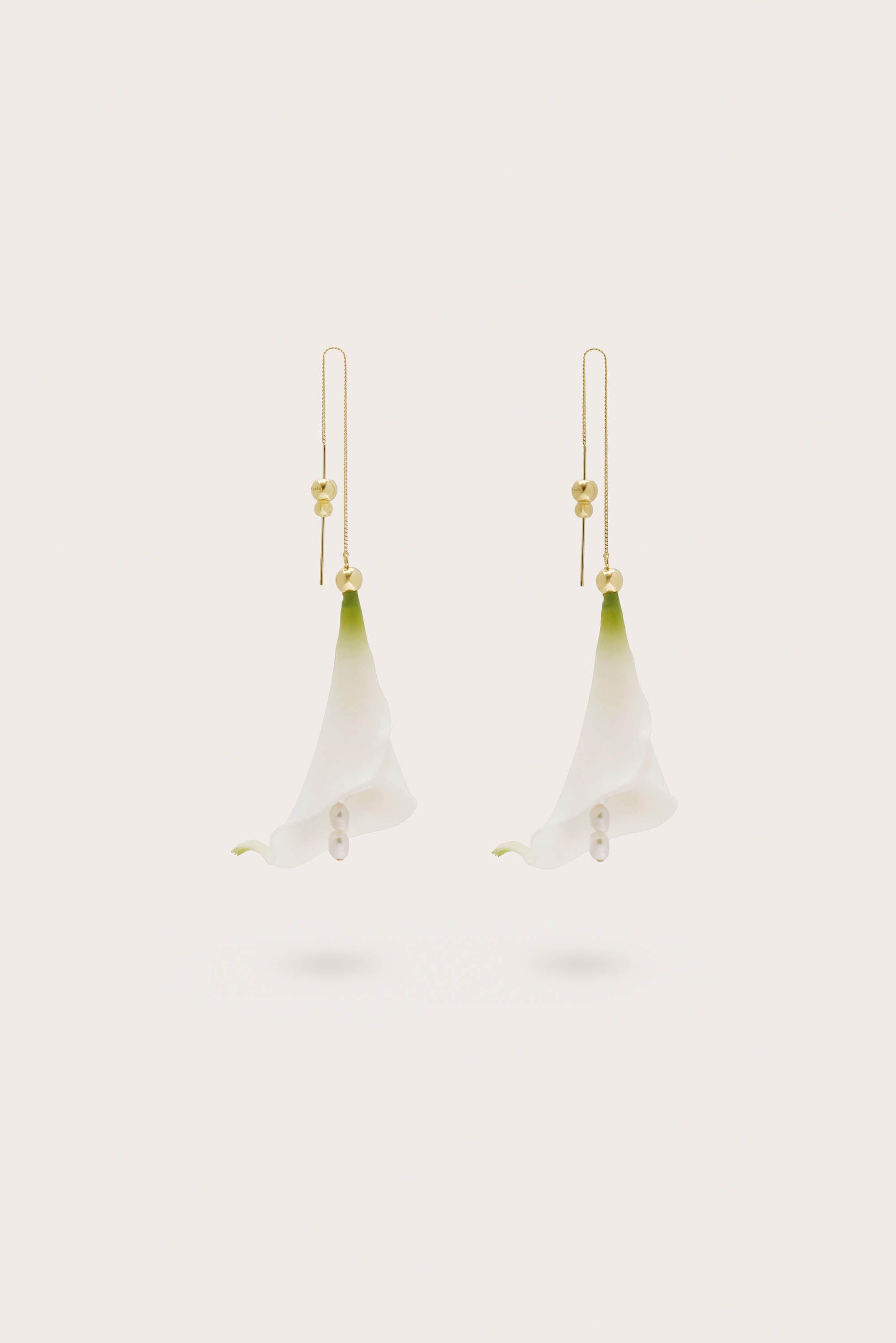 CALLA EARRING - WHITE