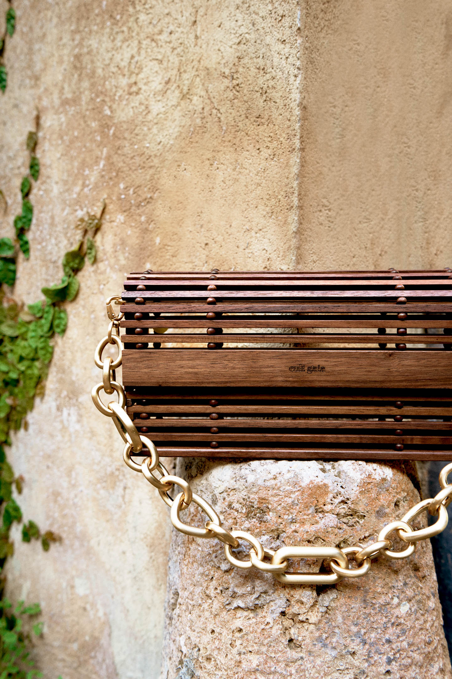 SYLVA SHOULDER - WALNUT