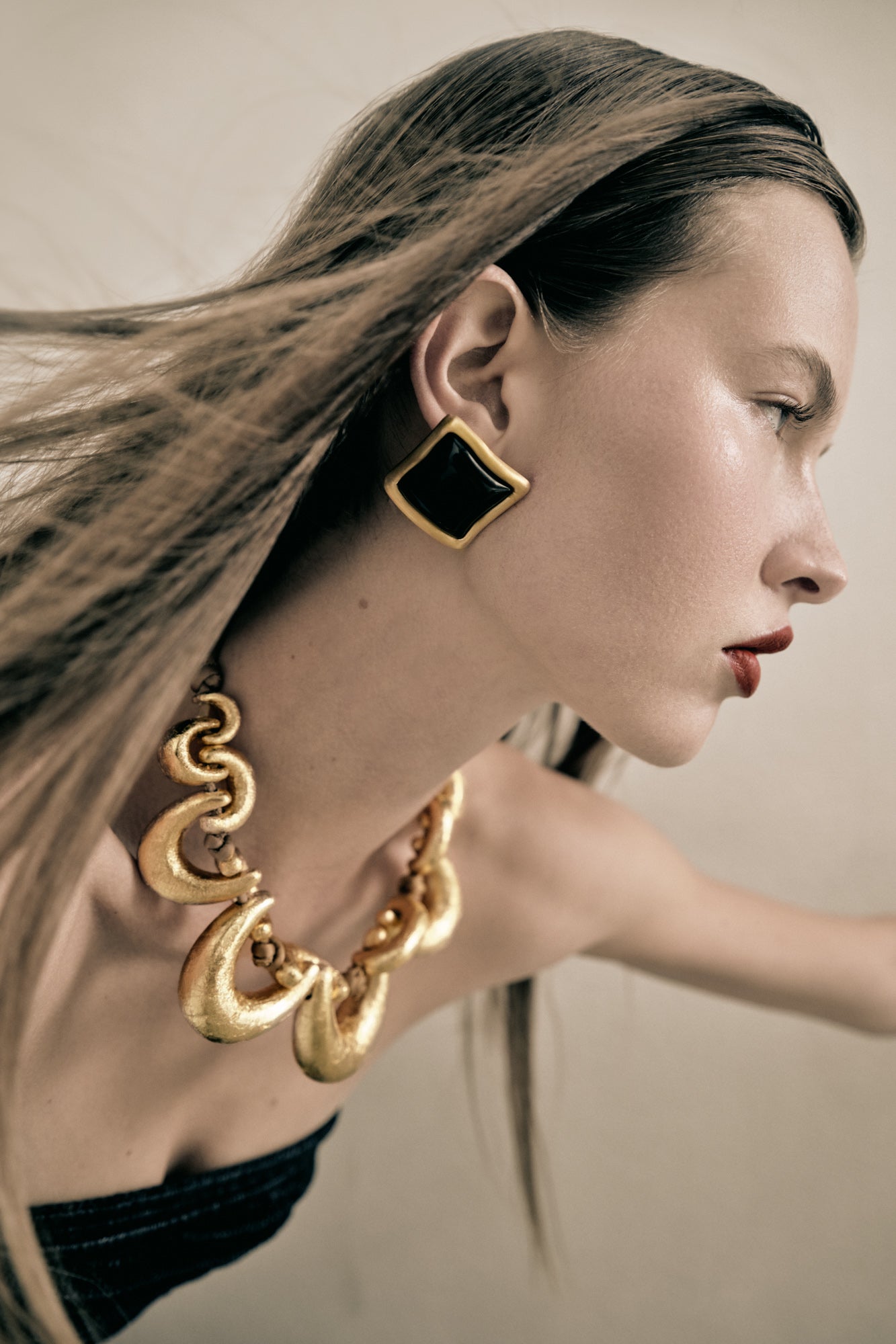 TAYLOR CHOKER - GOLD FOILED WOOD