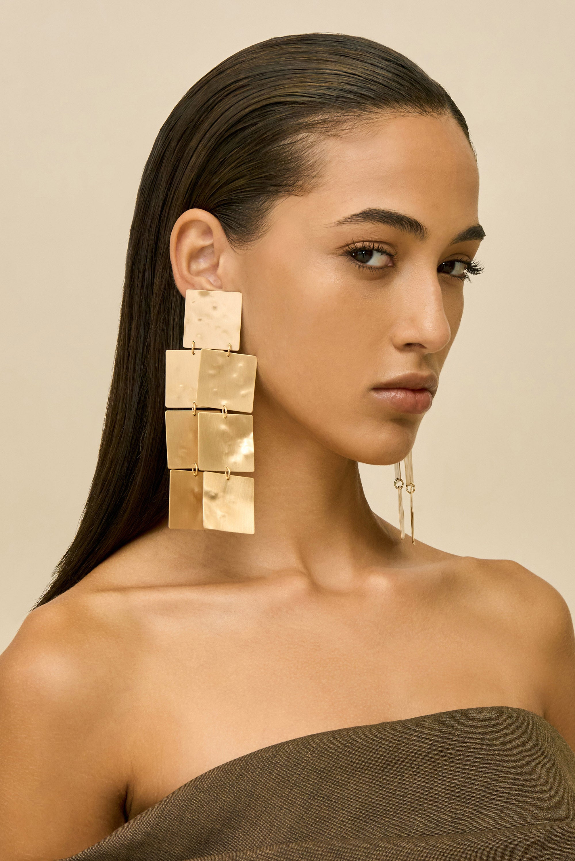 EVELIS EARRING - BRUSHED BRASS