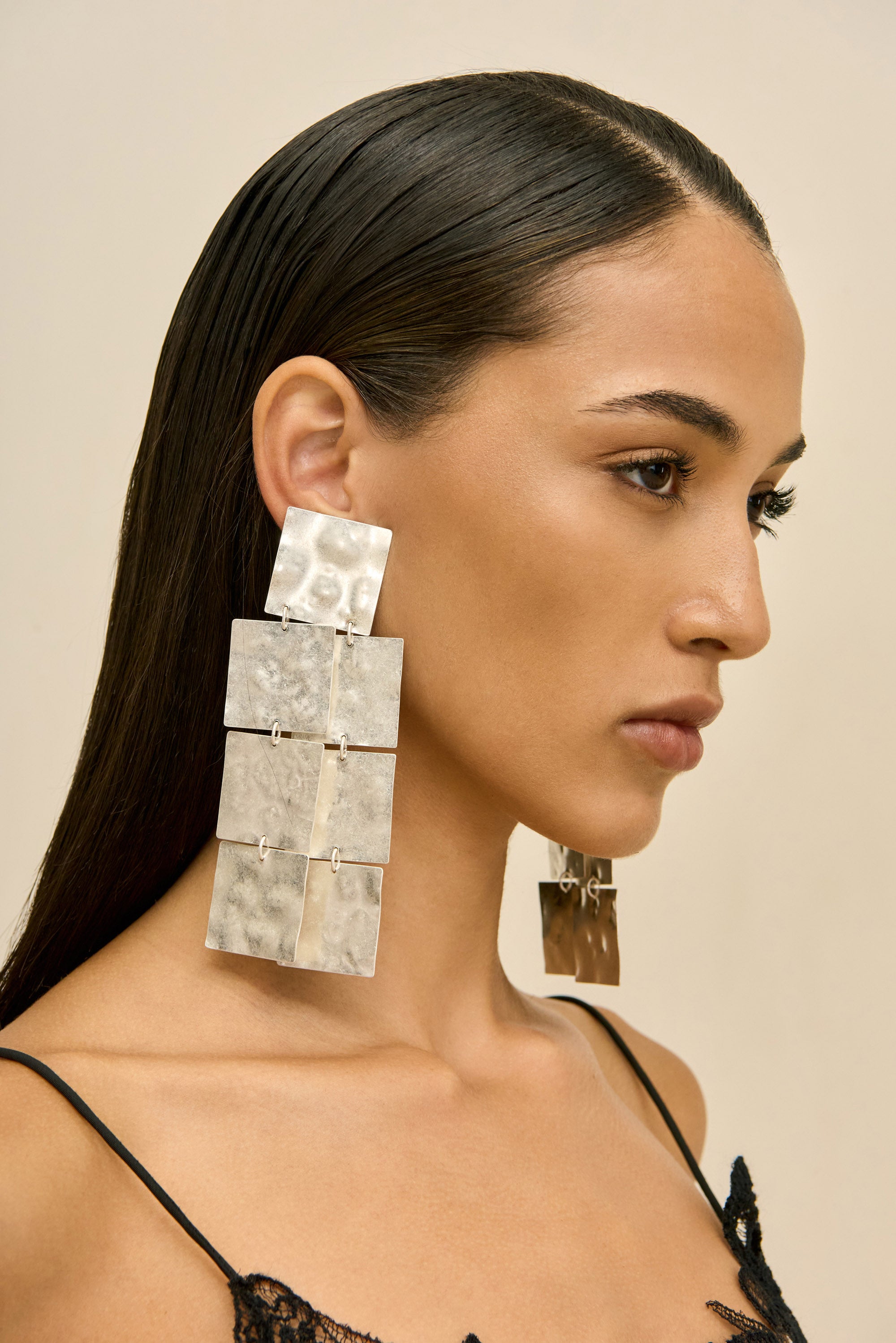 EVELIS EARRING - ANTIQUE SILVER