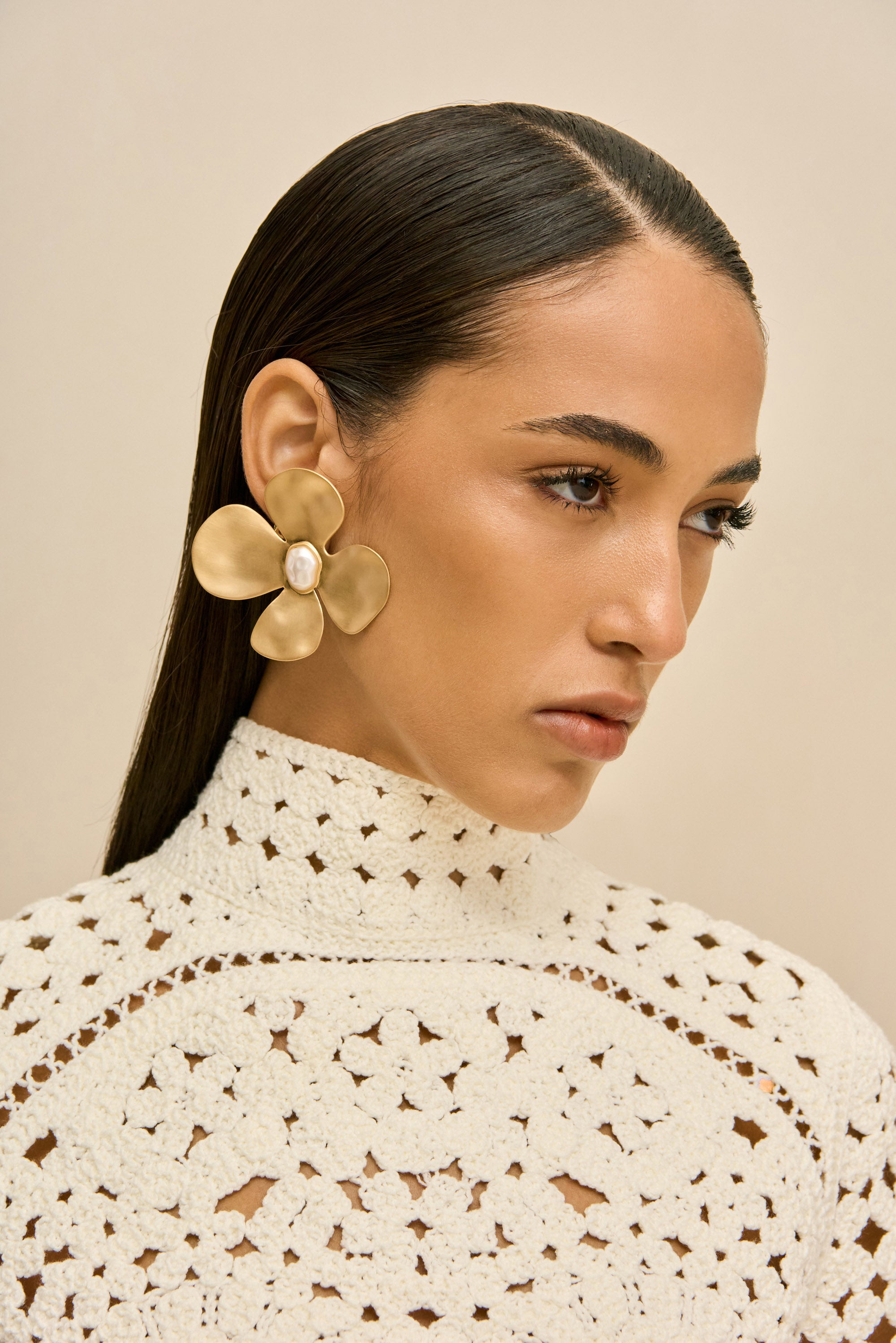 LUCKY EARRING - BRUSHED BRASS