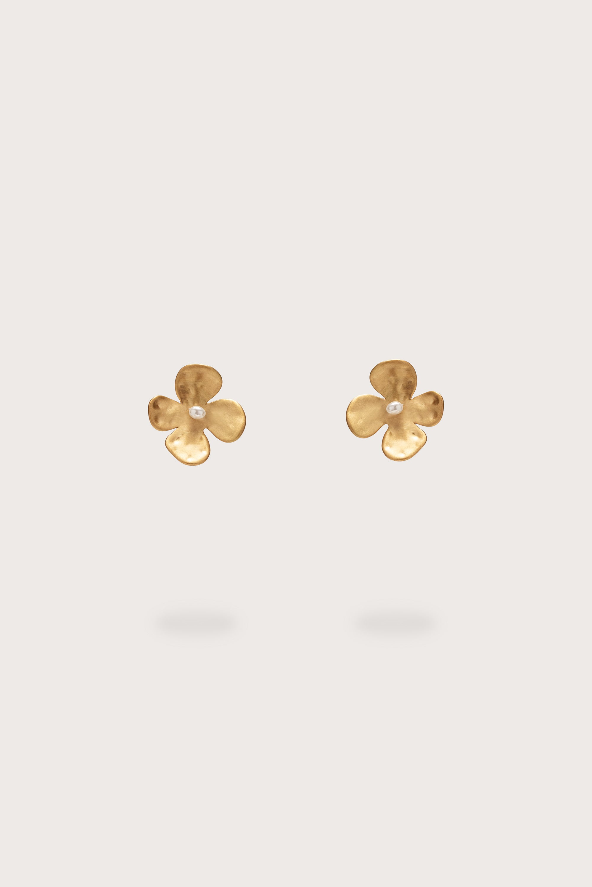 LUCKY MINI EARRING - BRUSHED BRASS