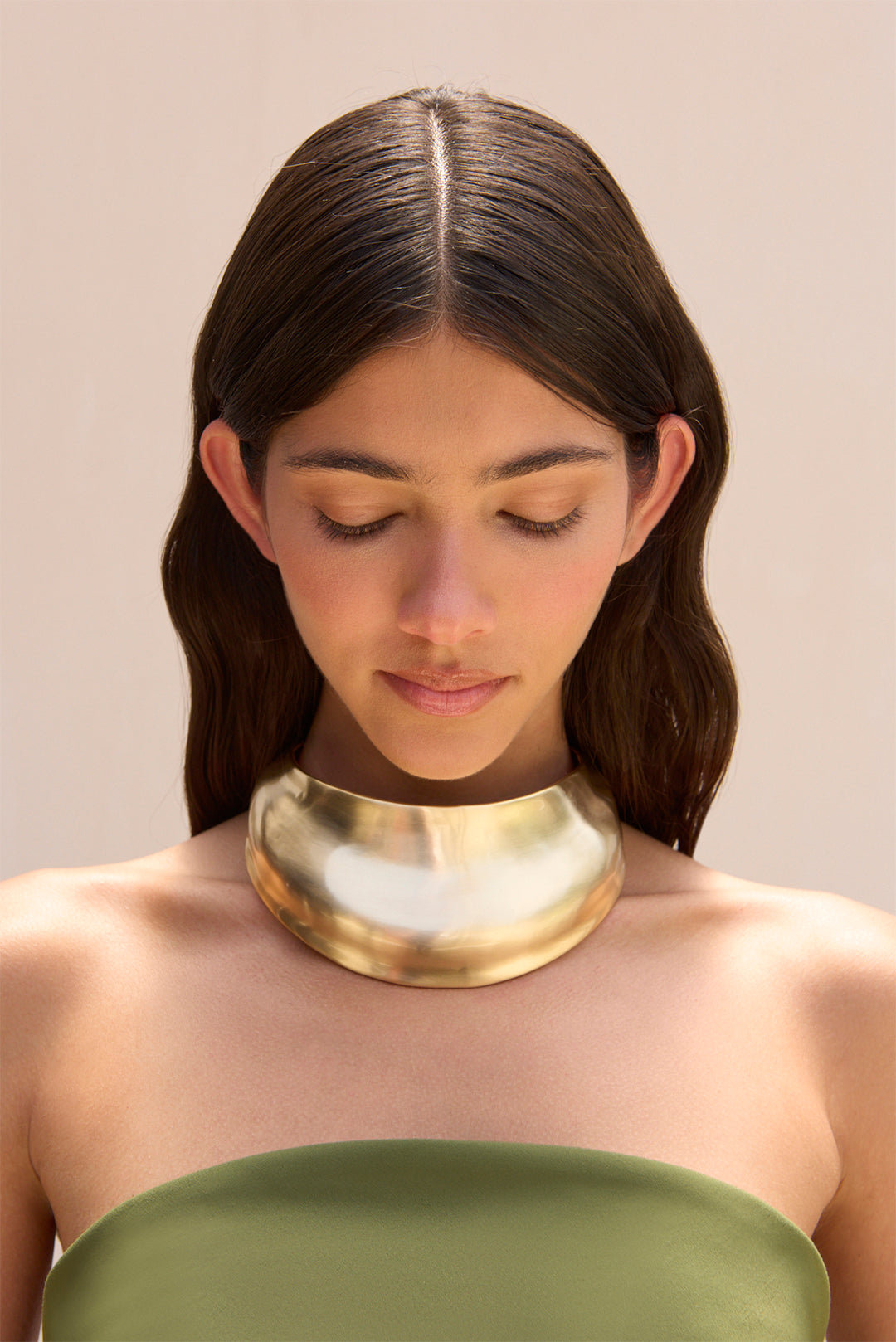 ULANI CHOKER - BRUSHED BRASS