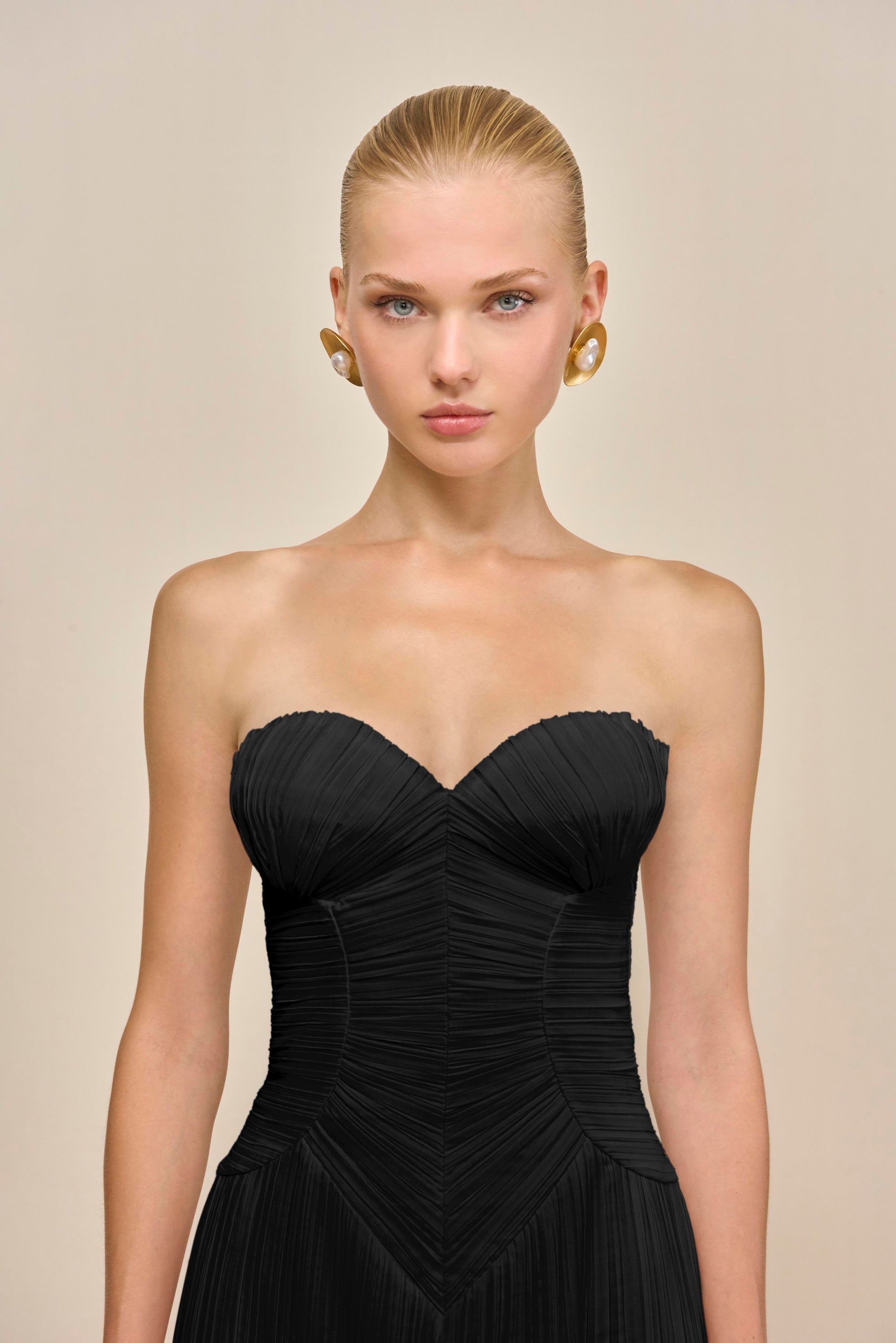 ASHIKA GOWN - BLACK