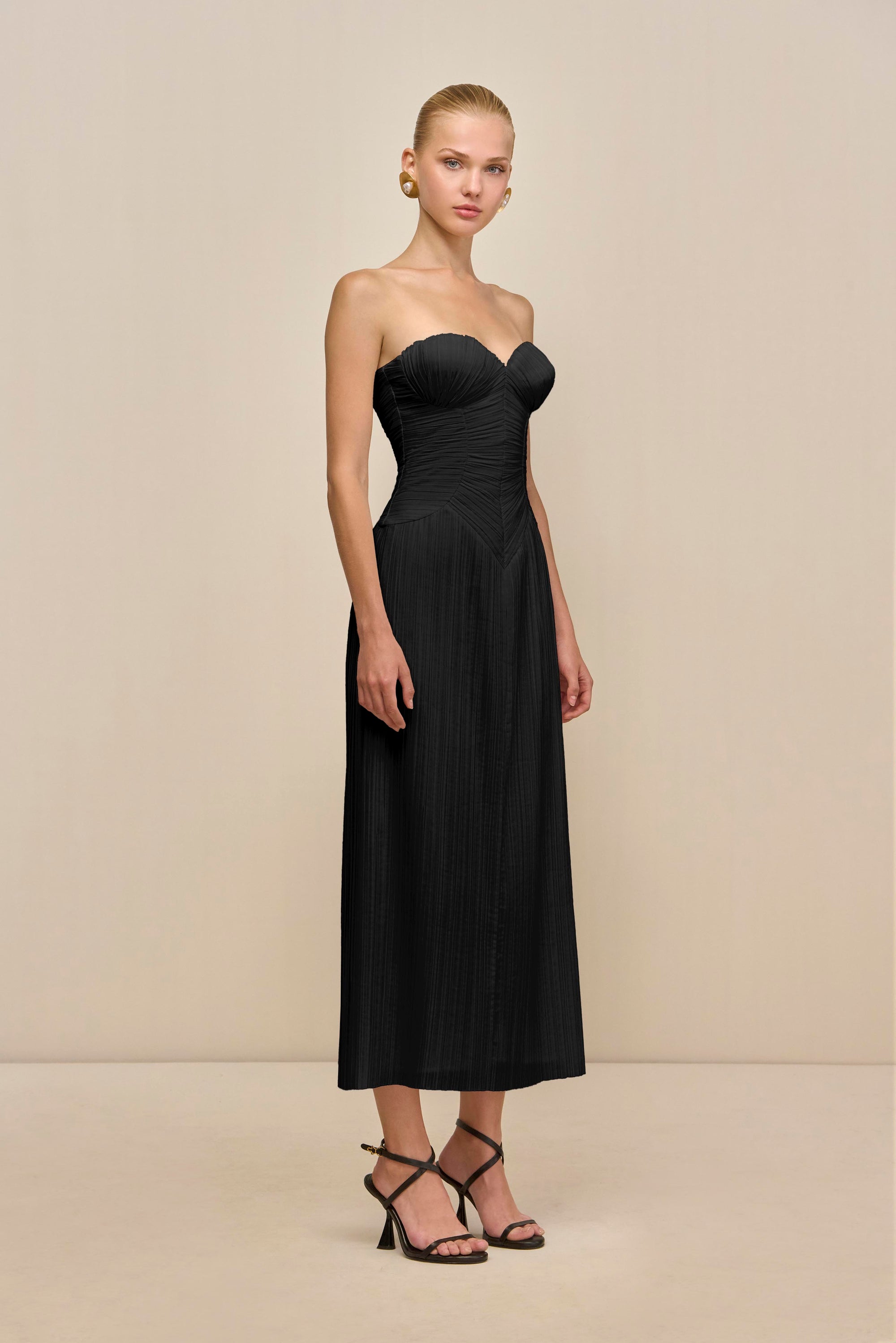 ASHIKA GOWN - BLACK