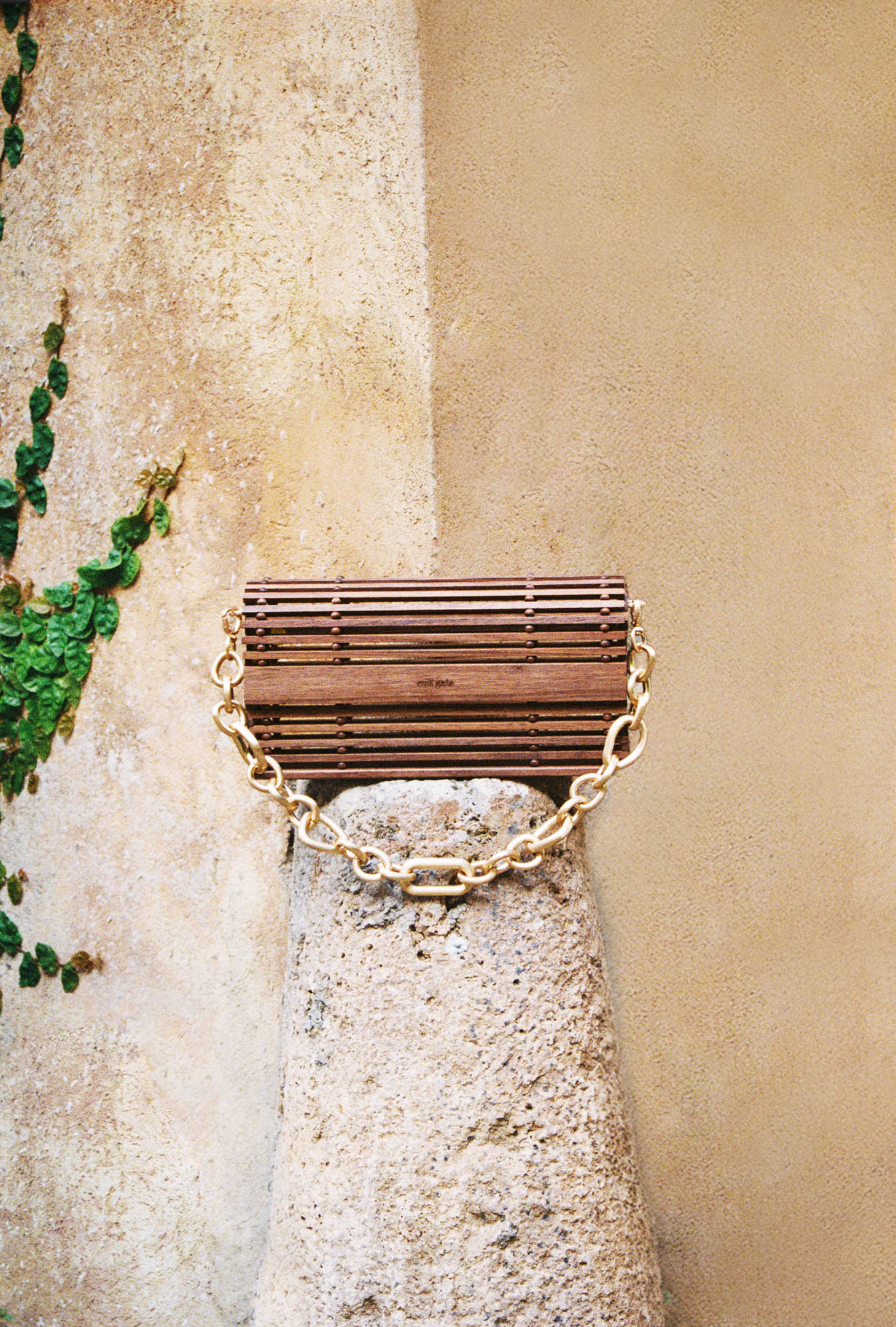 SYLVA SHOULDER - WALNUT