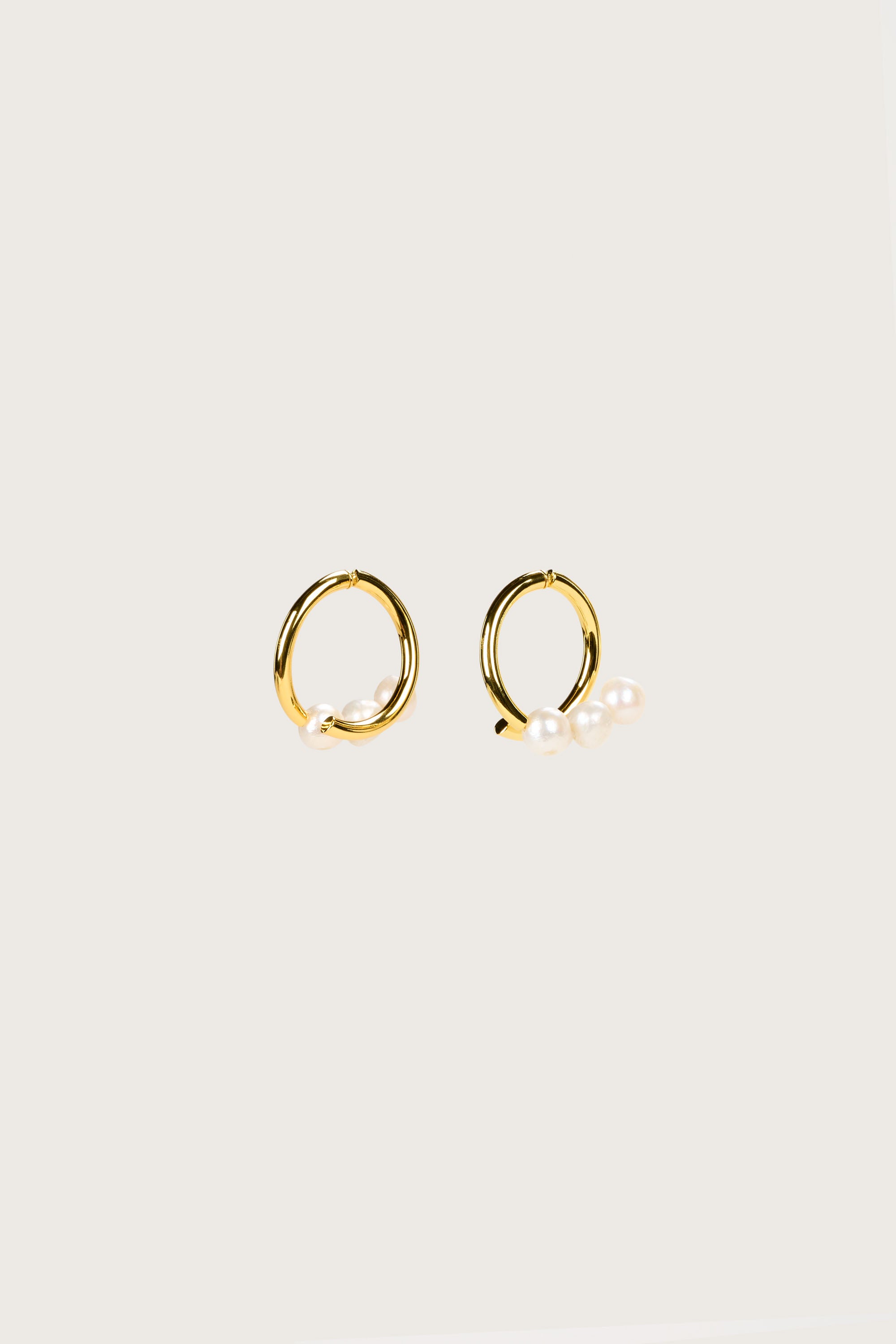 CULT GAIA LEONIE EARRING IN GOLD METALLIC