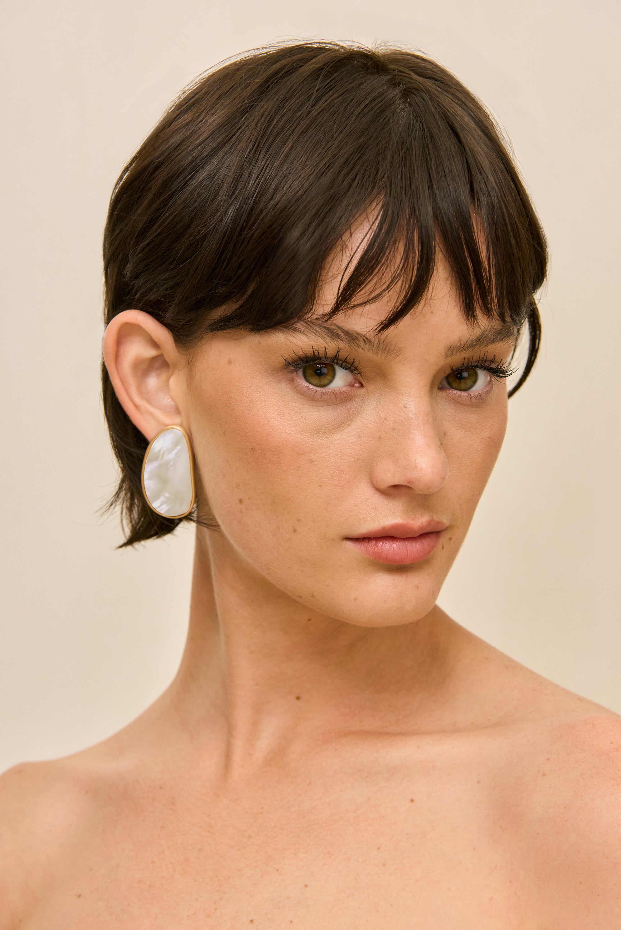 YUSRA EARRING - MOTHER OF PEARL