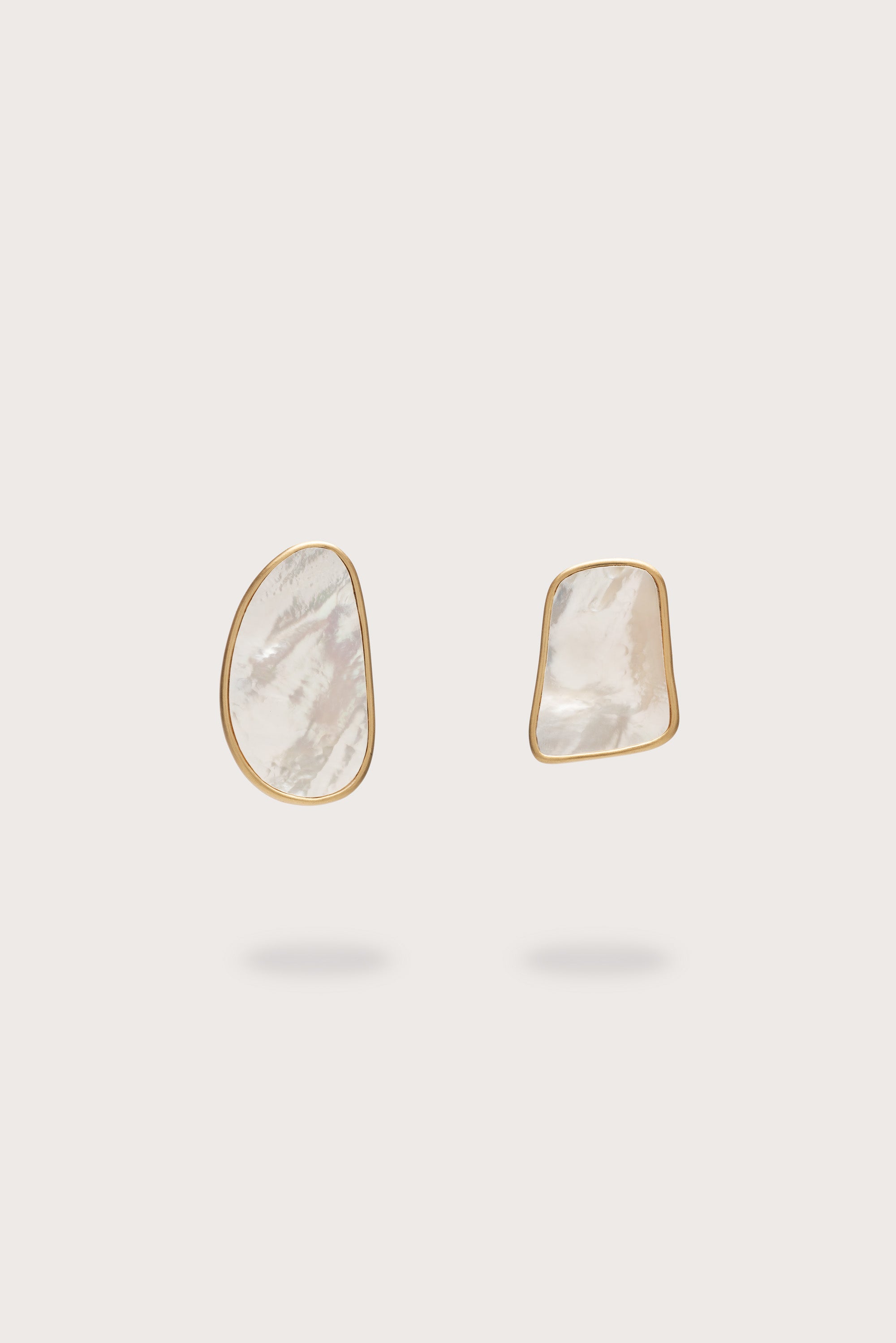 YUSRA EARRING - MOTHER OF PEARL