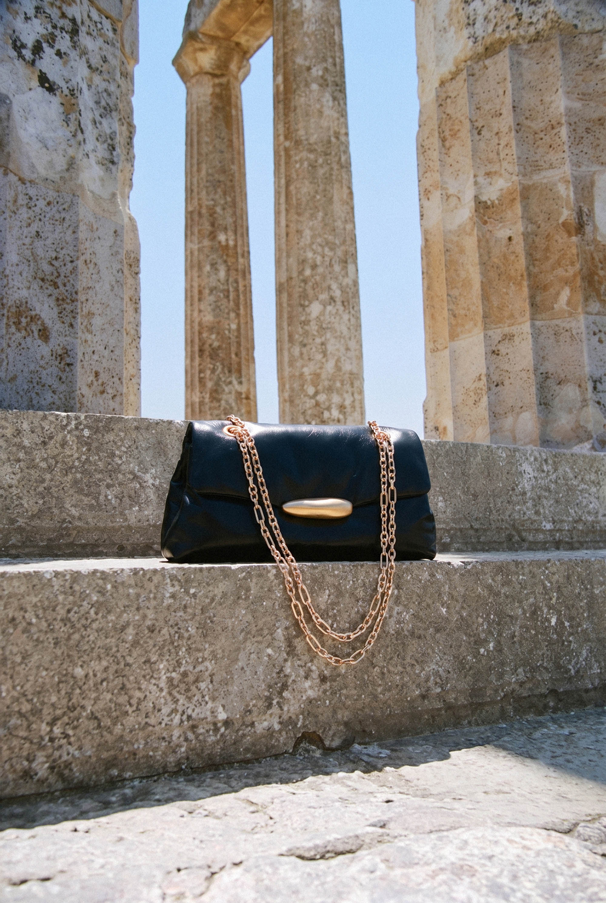 FIORE CONVERTIBLE CROSSBODY BAG - BLACK