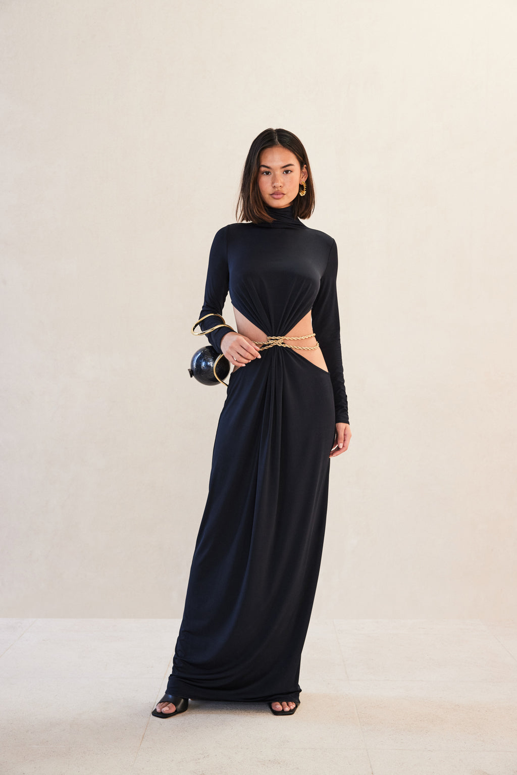 GENEVIEVE GOWN - BLACK